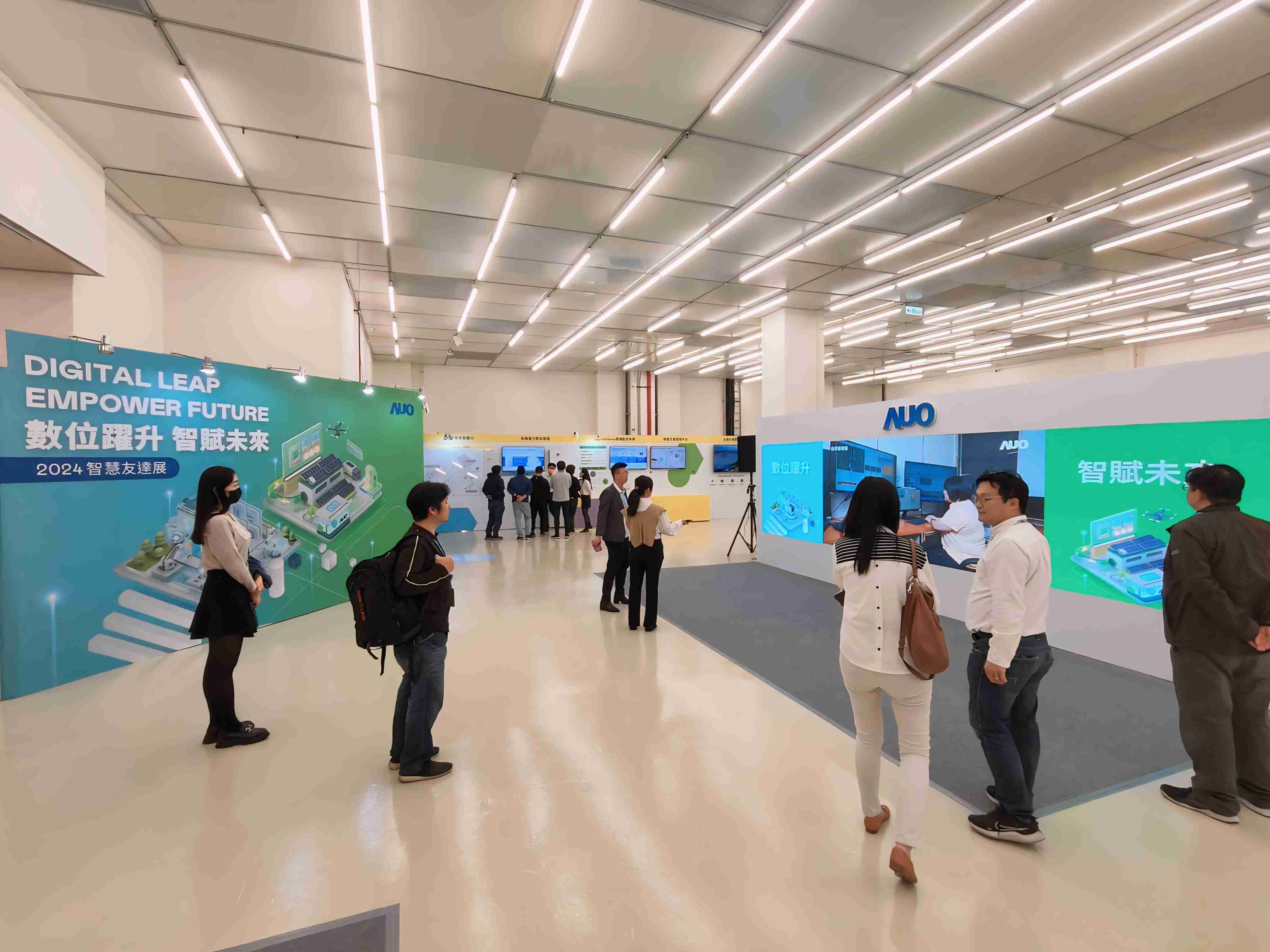 2024智能888.BY集团电子游戏展邀集生态圈伙伴共同参展，，从数字应用、、、、净零减碳到能源发展，，创造全方位永续商机，，，携手生态圈伙伴迈向永续未来