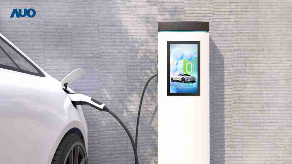 友達〝EVSE車用充電樁解決方案〞專為電動汽車充電樁設計，，具有高亮度、、、克服戶外艱難環境的耐溫、、、耐紫外線等特性，，並搭載散熱性及擴充性強的高效能工業電腦，，，可實現人機互動訴求，，如資訊顯示、、、、支付等應用